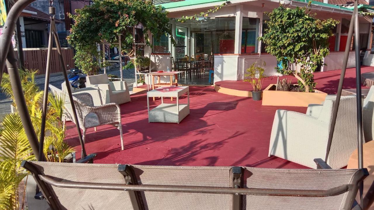 La Capannina Hotel Patong Exterior photo