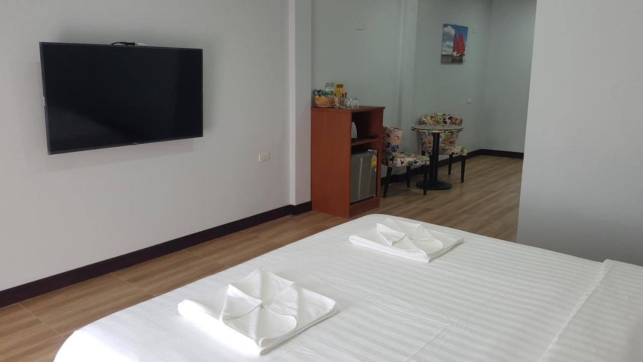 La Capannina Hotel Patong Exterior photo