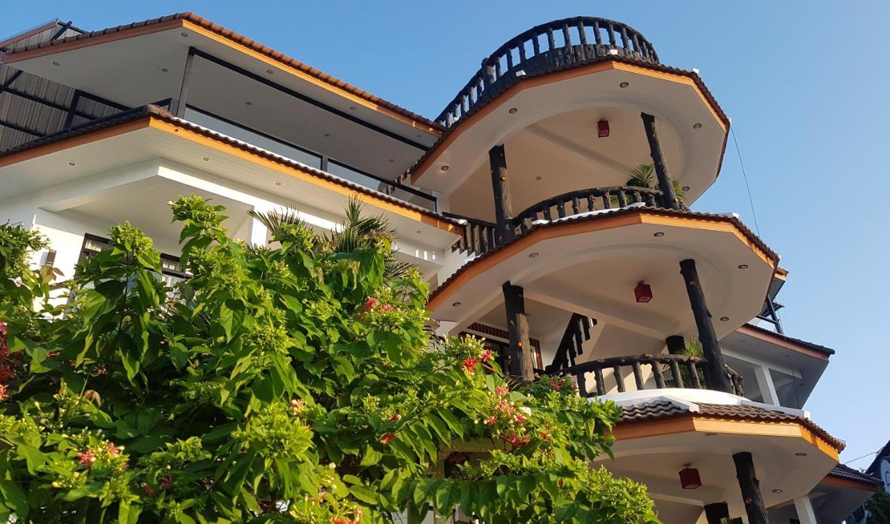 La Capannina Hotel Patong Exterior photo
