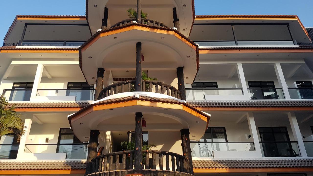 La Capannina Hotel Patong Exterior photo