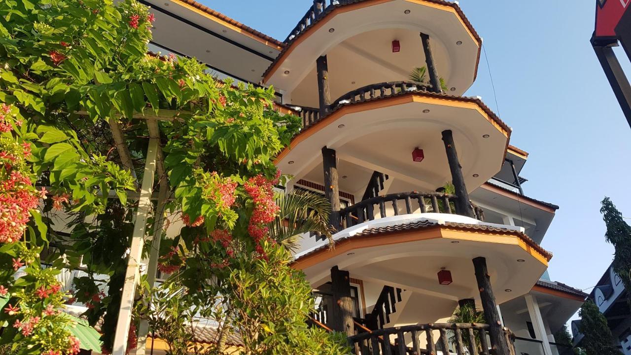 La Capannina Hotel Patong Exterior photo